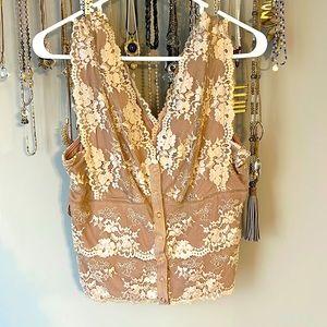 Gimmicks lace top NWOT